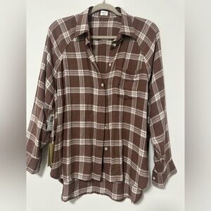 Wilfred brown relaxed plaid shirt
Size-XS LOOSE FIT
Color- Brown Plaid